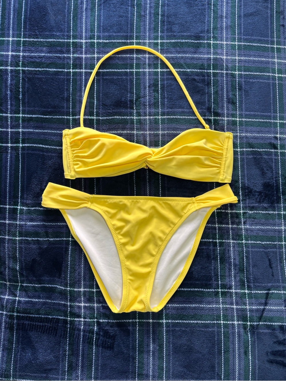 Butter Yellow Victoria Secret bikini set w/ halter top or strapless. Size M.